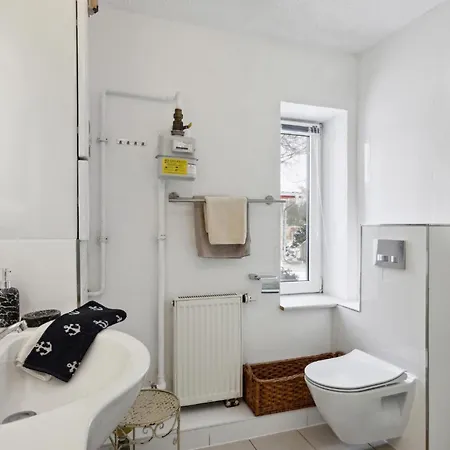 1 Bedroom Lovely In